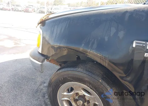 2001 Ford F-150 Harley-Davidson Edition/King Ranch Edition/Lariat/Xlt from USA, damaged, VIN 1FTRW07W81KF45918